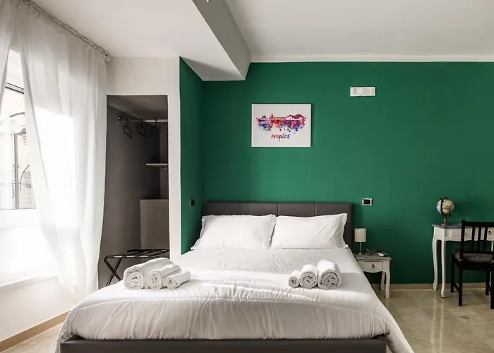 Borgo Santa Lucia 나폴리